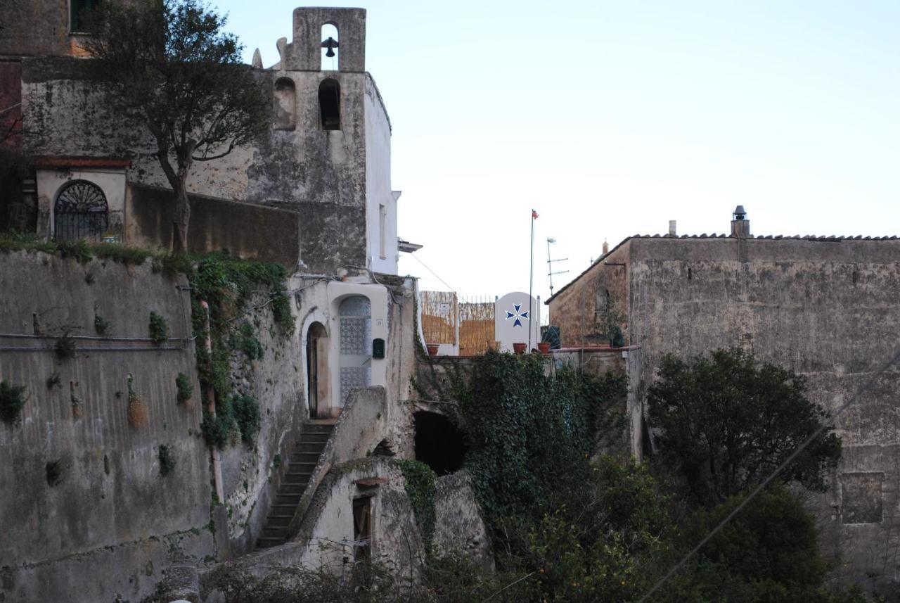 Donna Rosalia Apartment Amalfi Bagian luar foto